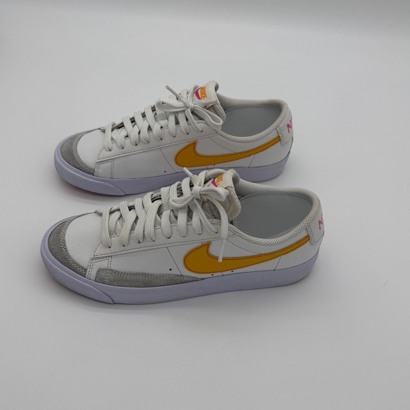Nike Blazer Low ‘77 White University Gold Pink Sneakers Retro W 8.5 - 9 / Y 7 - Picture 2 of 7